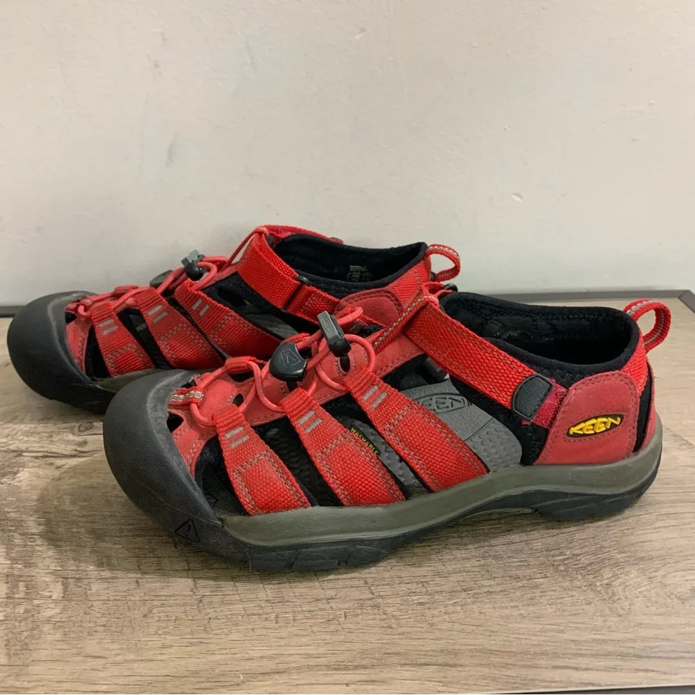 Youth KEEN Red NEWPORT H2 Strappy SPORT Hiking ADVENTURE Waterproof TRAIL SANDAL